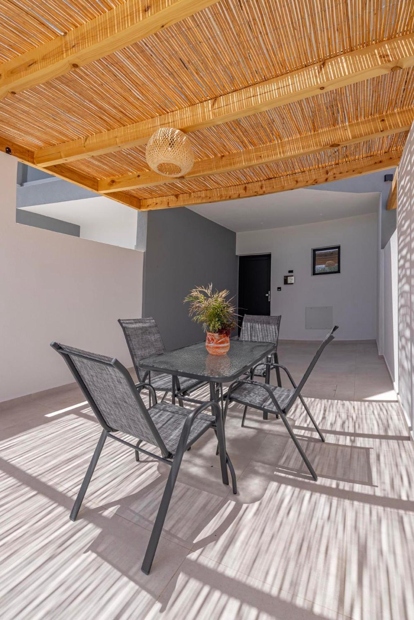 Tota Suites Afantou Ngoại thất bức ảnh